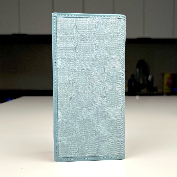 NWOT Coach Baby Blue Wallet - Picture 2 of 4
